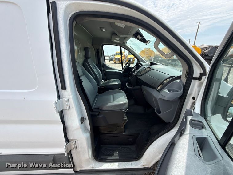 image for item FC4138 2018 Ford Transit 150 van