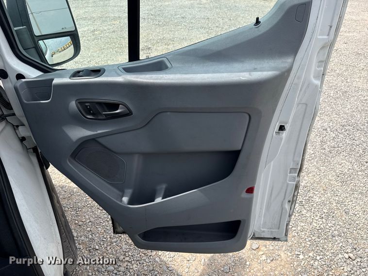 image for item FC4138 2018 Ford Transit 150 van