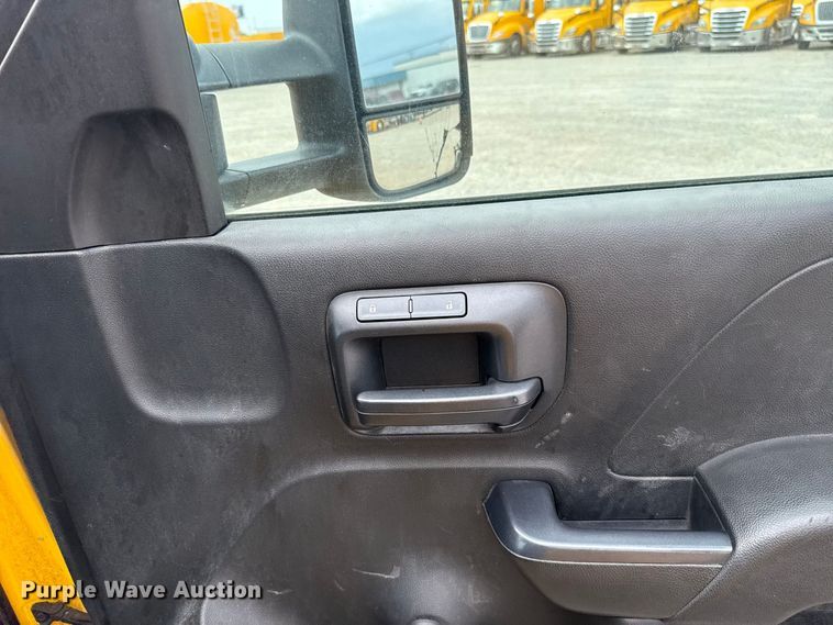 image for item FC4139 2015 Chevrolet Silverado 3500HD utility bed pickup truck