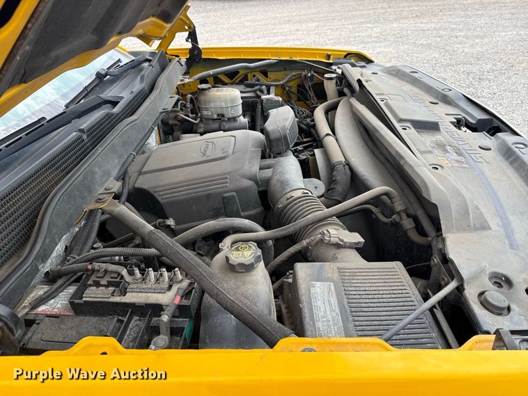 image for item FC4139 2015 Chevrolet Silverado 3500HD utility bed pickup truck