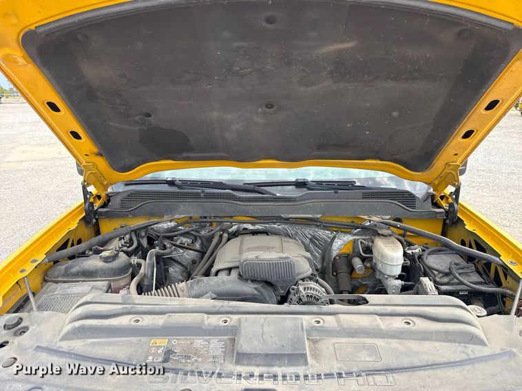 image for item FC4139 2015 Chevrolet Silverado 3500HD utility bed pickup truck