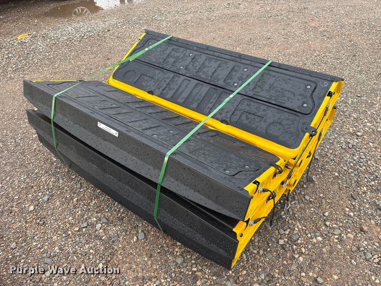 (6) pickup truck tailgates