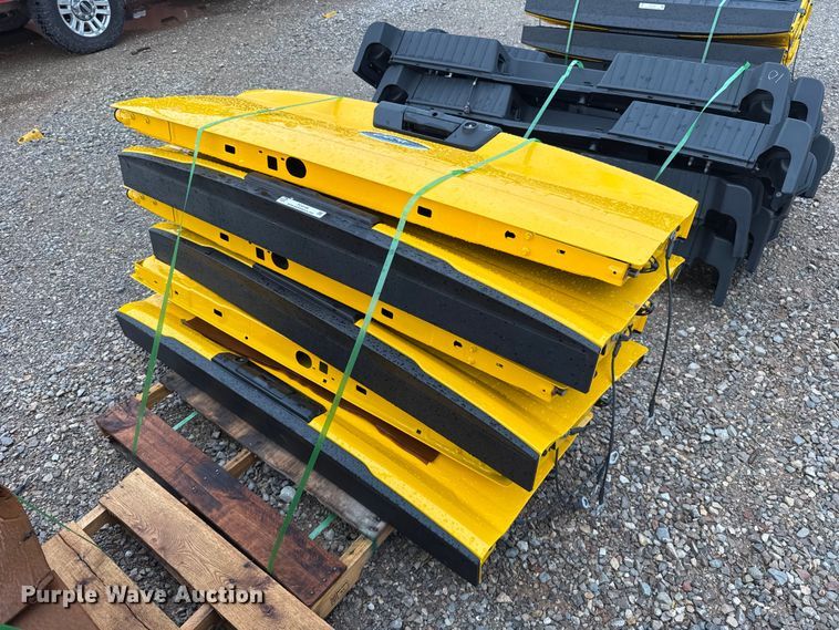 (6) pickup truck tailgates
