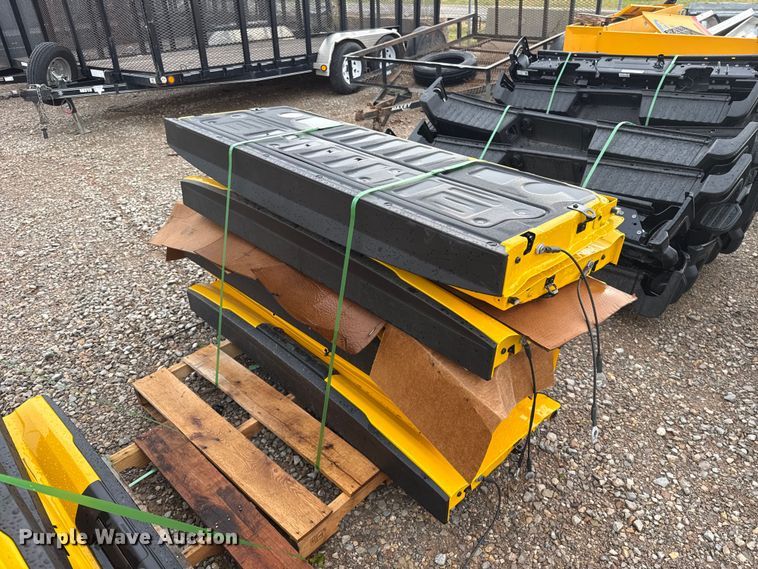 image for item FC4146 (7) pickup truck tailgates