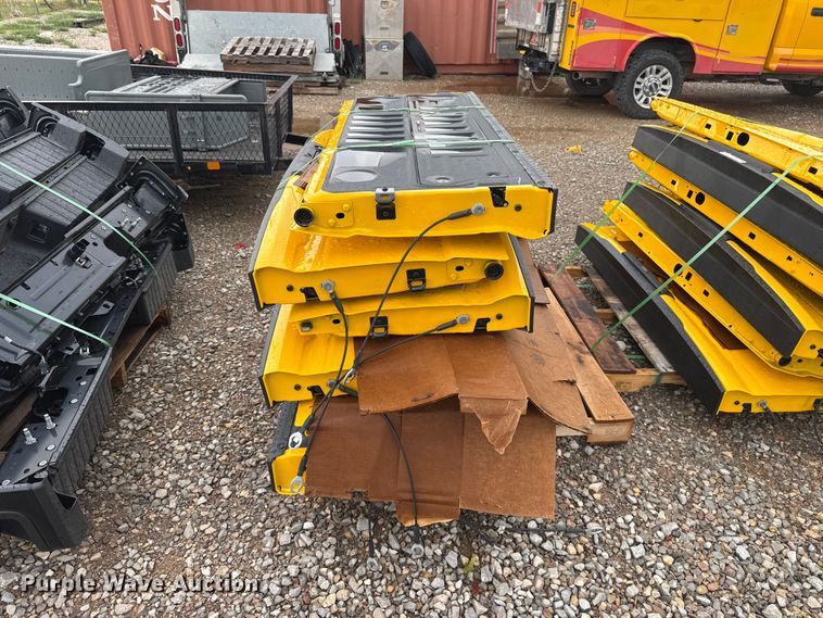 image for item FC4146 (7) pickup truck tailgates