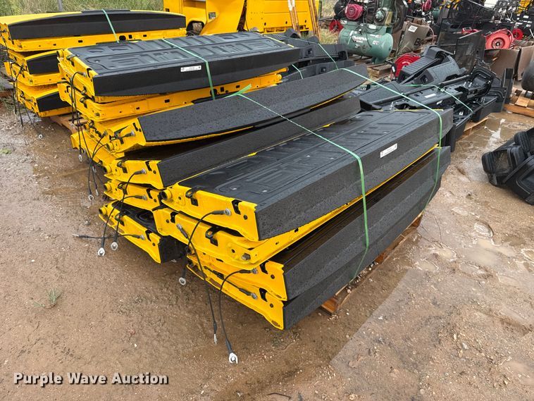 image for item FC4149 (8) pickup truck tailgates