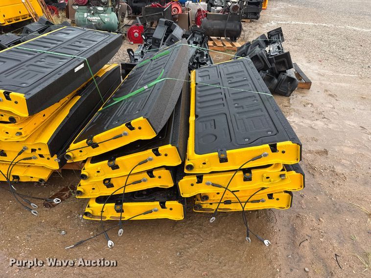 image for item FC4149 (8) pickup truck tailgates