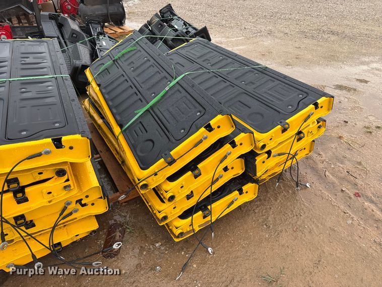 image for item FC4149 (8) pickup truck tailgates