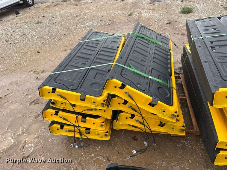 image for item FC4149 (8) pickup truck tailgates