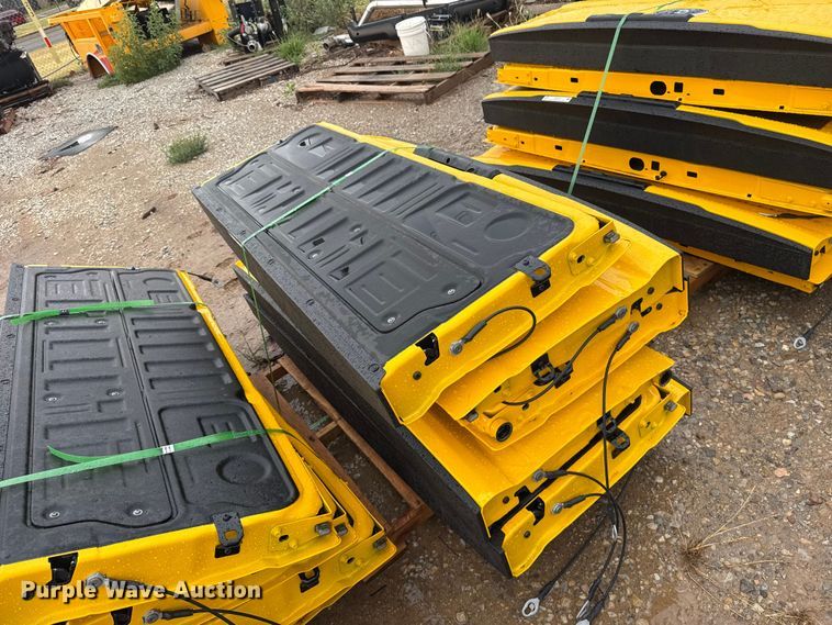 image for item FC4150 (6) pickup truck tailgates