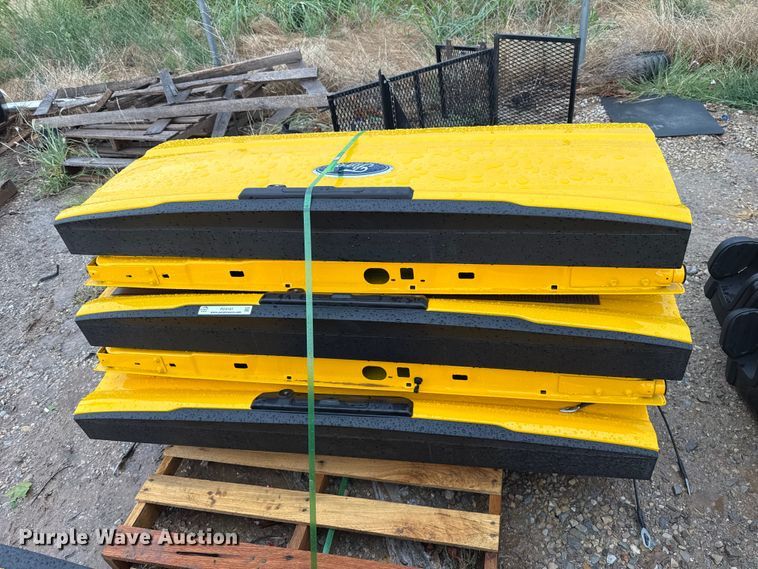 image for item FC4151 (6) pickup truck tailgates