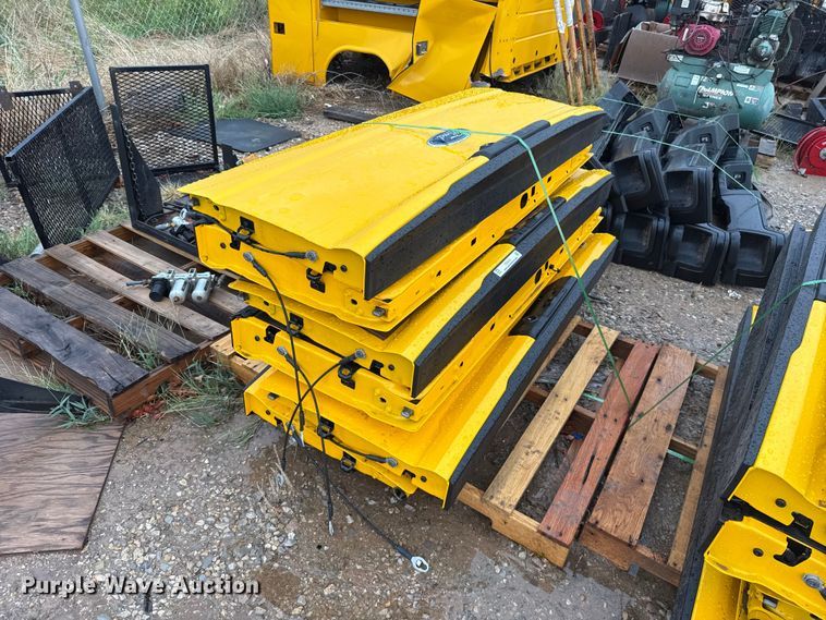 image for item FC4151 (6) pickup truck tailgates