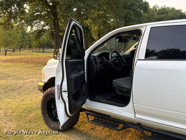 image for item FC4158 2018 Dodge Ram 3500 Crew Cab pickup truck
