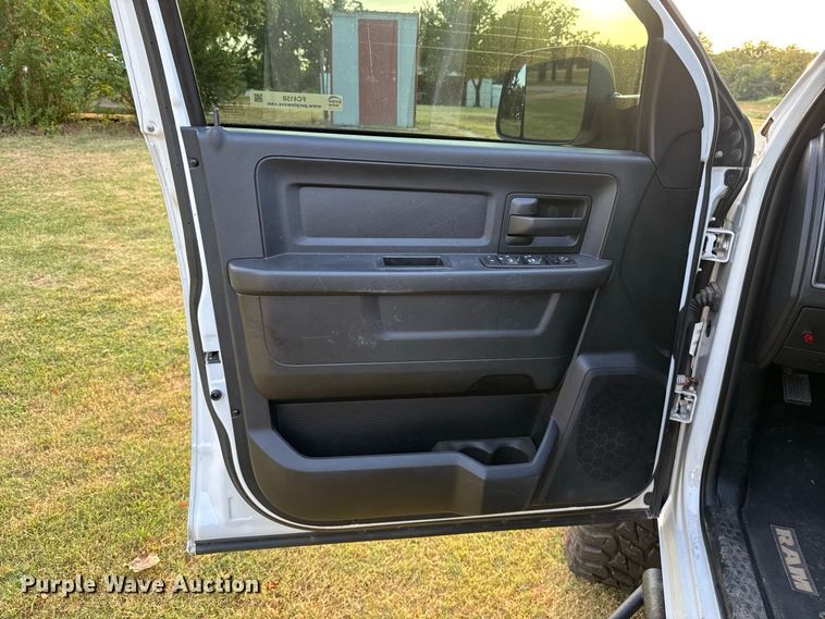 image for item FC4158 2018 Dodge Ram 3500 Crew Cab pickup truck