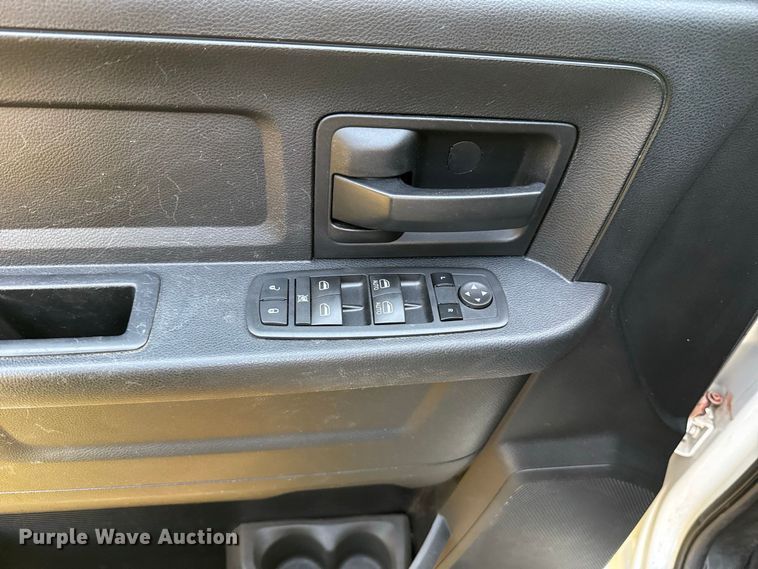 image for item FC4158 2018 Dodge Ram 3500 Crew Cab pickup truck