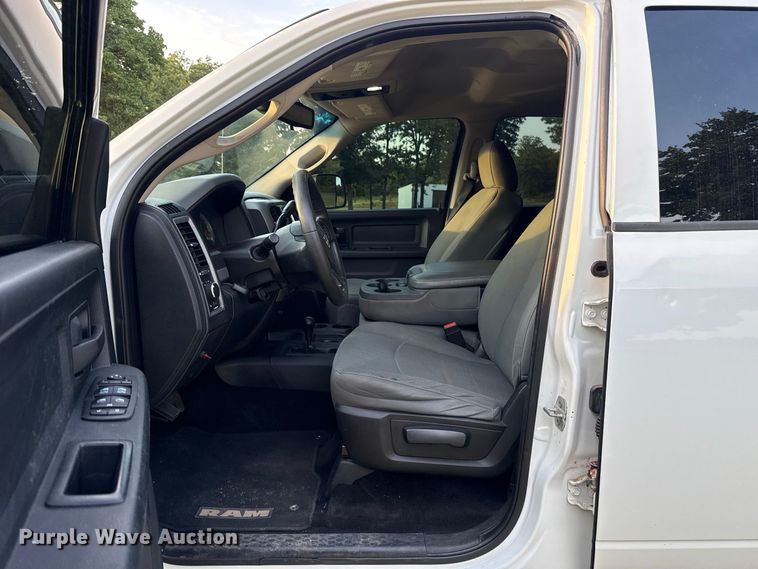 image for item FC4158 2018 Dodge Ram 3500 Crew Cab pickup truck