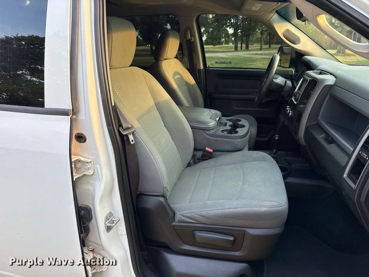 image for item FC4158 2018 Dodge Ram 3500 Crew Cab pickup truck