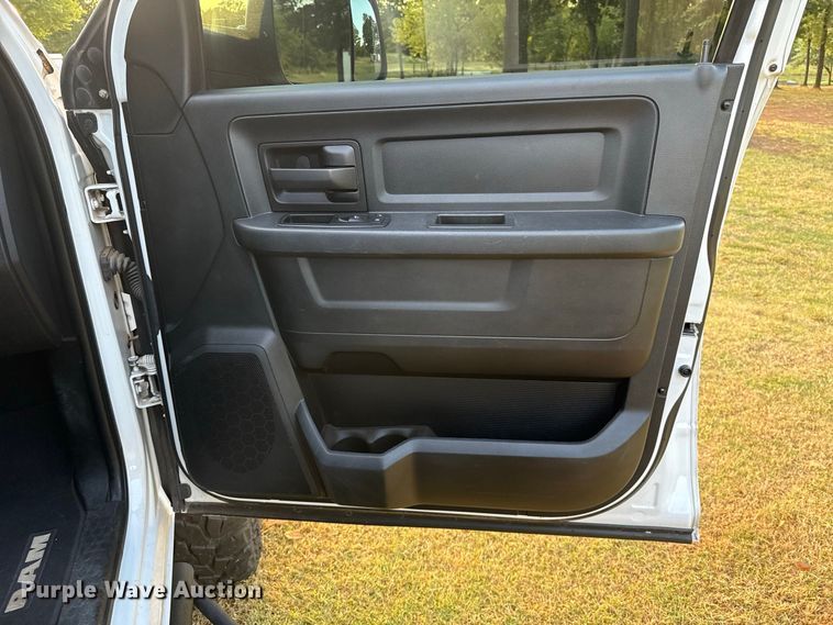 image for item FC4158 2018 Dodge Ram 3500 Crew Cab pickup truck