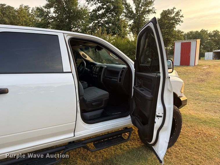 image for item FC4158 2018 Dodge Ram 3500 Crew Cab pickup truck