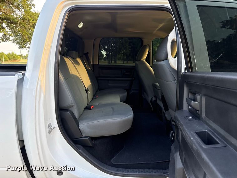 image for item FC4158 2018 Dodge Ram 3500 Crew Cab pickup truck