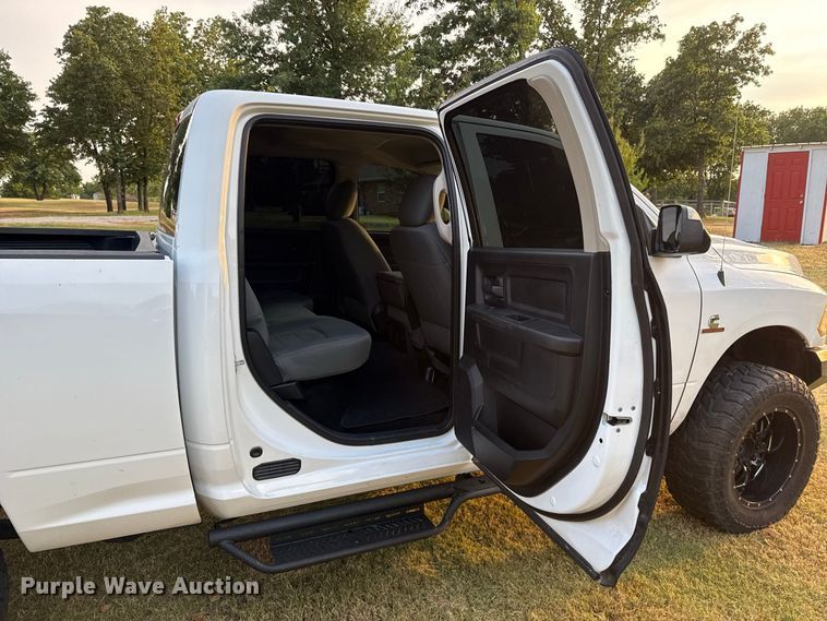 image for item FC4158 2018 Dodge Ram 3500 Crew Cab pickup truck