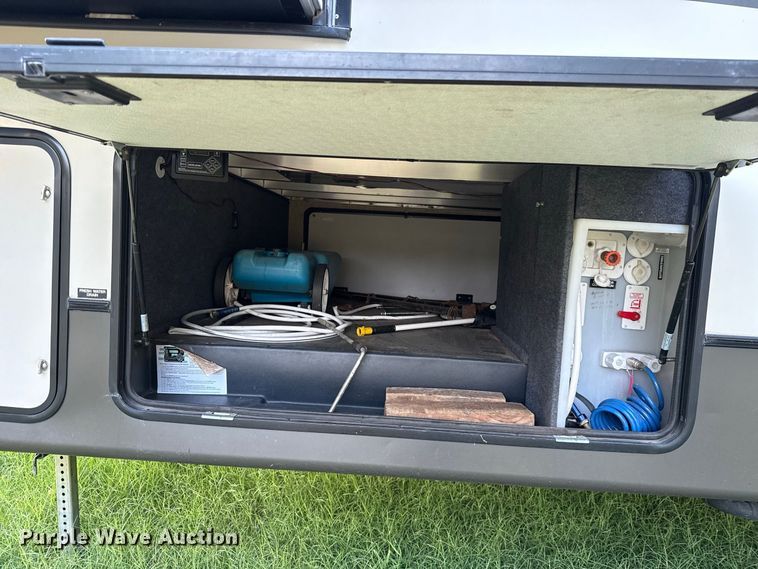 image for item FC4159 2015 Crusader by Forest River CSF315RST camper