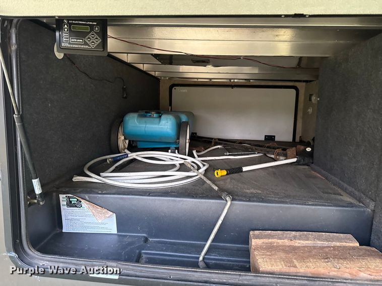 image for item FC4159 2015 Crusader by Forest River CSF315RST camper