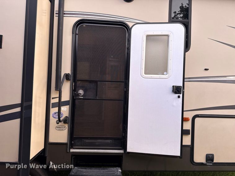 image for item FC4159 2015 Crusader by Forest River CSF315RST camper