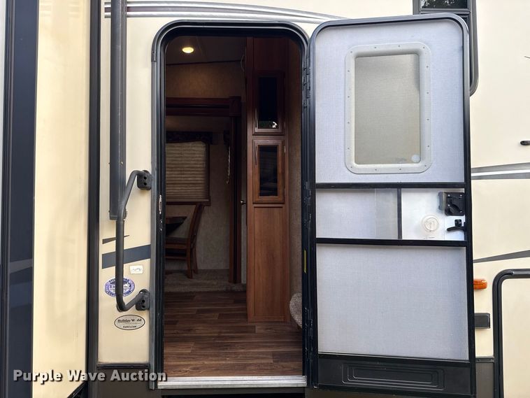 image for item FC4159 2015 Crusader by Forest River CSF315RST camper