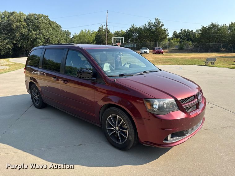 image for item FC4161 2017 Dodge Grand Caravan van