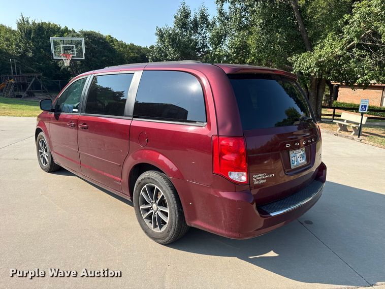 image for item FC4161 2017 Dodge Grand Caravan van