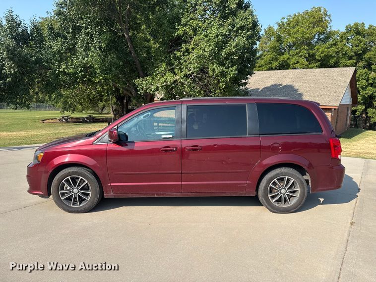 image for item FC4161 2017 Dodge Grand Caravan van