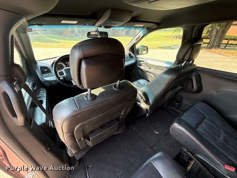image for item FC4161 2017 Dodge Grand Caravan van