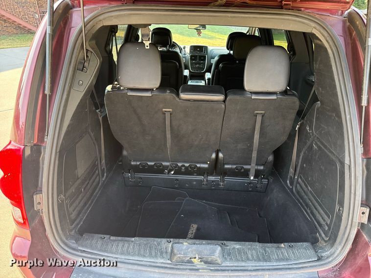 image for item FC4161 2017 Dodge Grand Caravan van
