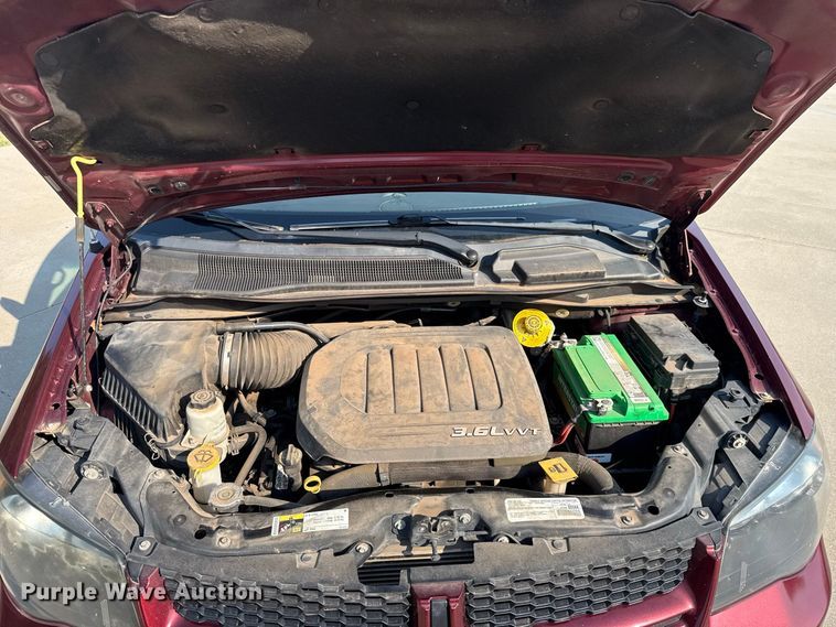 image for item FC4161 2017 Dodge Grand Caravan van