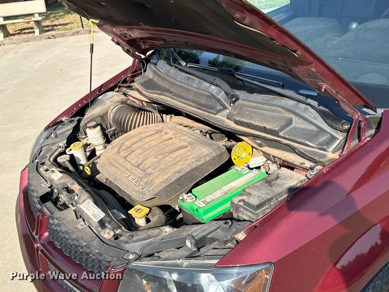 image for item FC4161 2017 Dodge Grand Caravan van