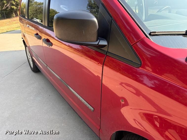 image for item FC4163 2014 Dodge Grand Caravan van