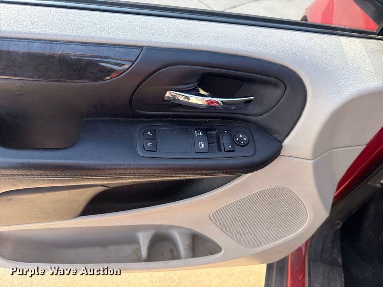 image for item FC4163 2014 Dodge Grand Caravan van