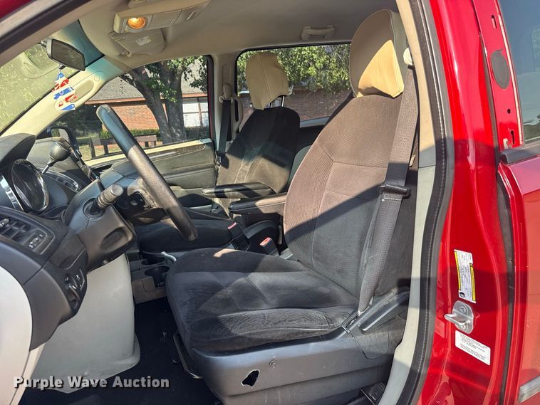 image for item FC4163 2014 Dodge Grand Caravan van