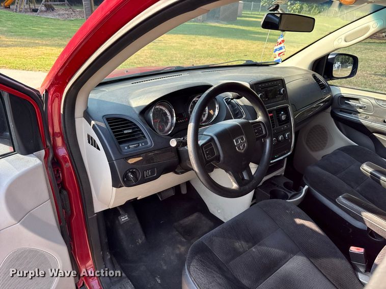 image for item FC4163 2014 Dodge Grand Caravan van