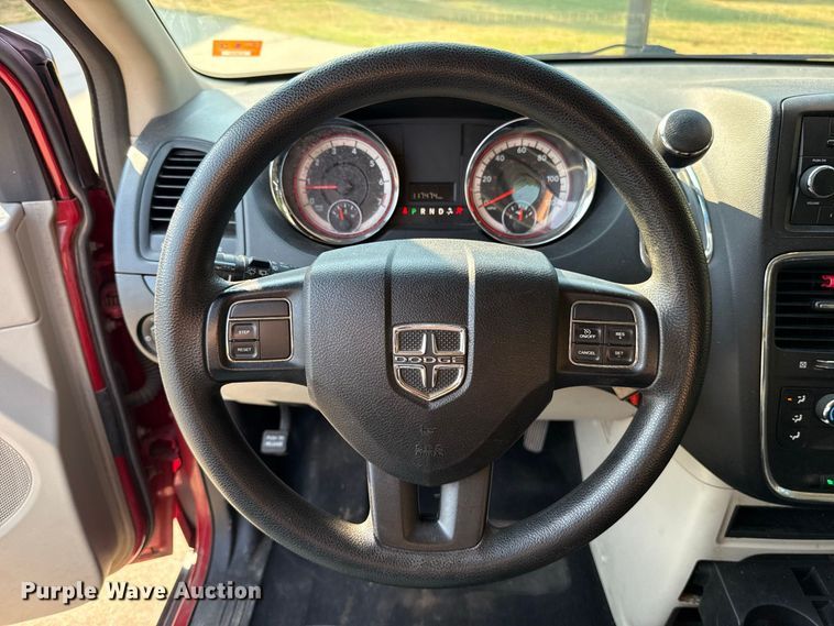 image for item FC4163 2014 Dodge Grand Caravan van