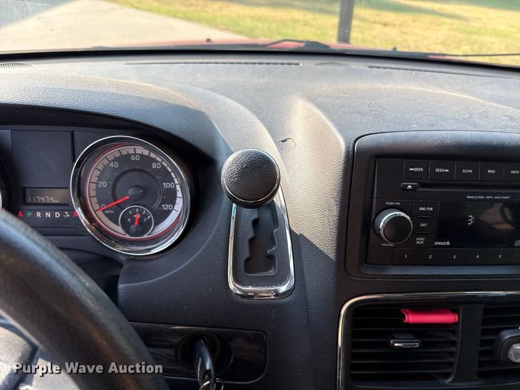 image for item FC4163 2014 Dodge Grand Caravan van