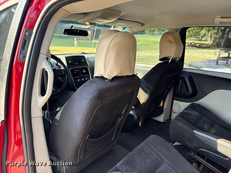 image for item FC4163 2014 Dodge Grand Caravan van