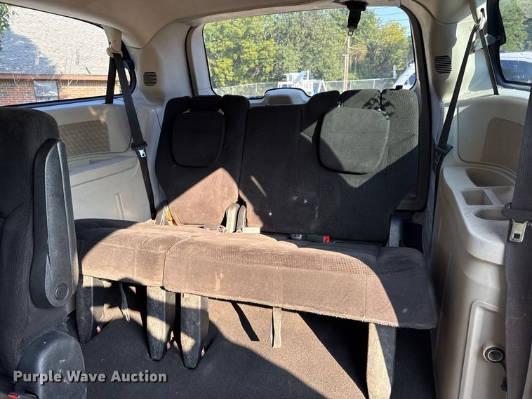 image for item FC4163 2014 Dodge Grand Caravan van