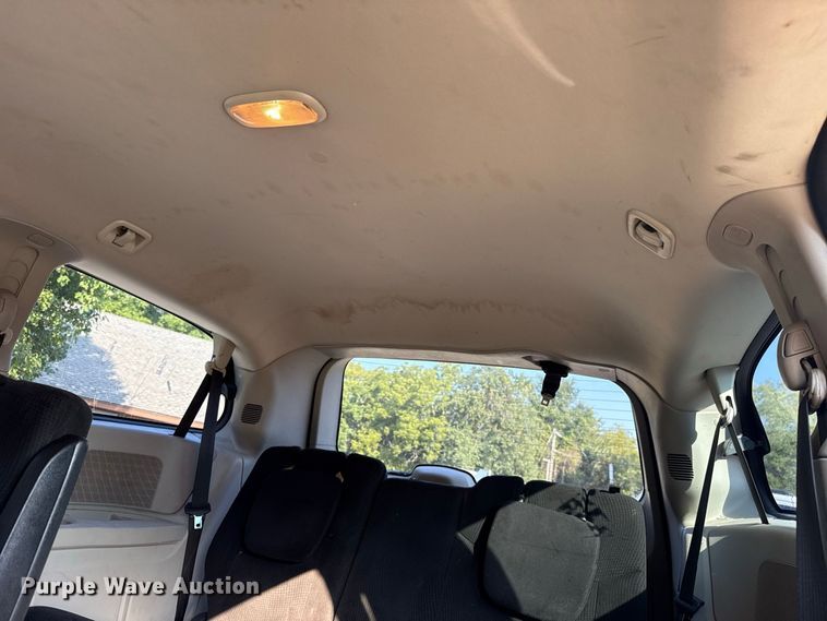 image for item FC4163 2014 Dodge Grand Caravan van