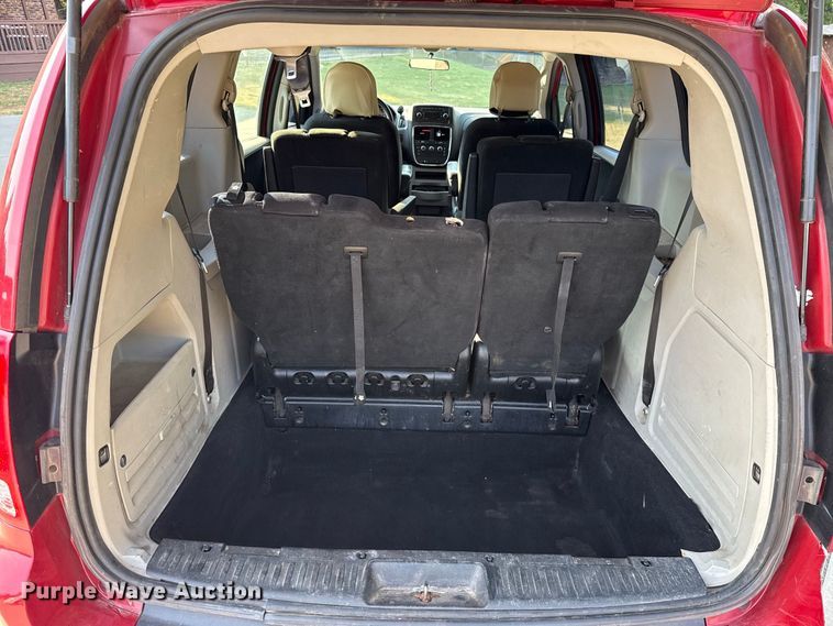 image for item FC4163 2014 Dodge Grand Caravan van