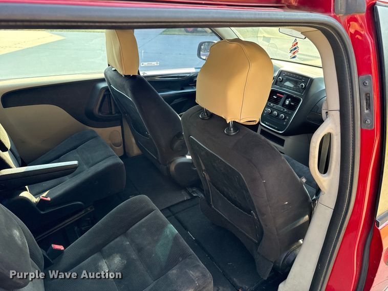 image for item FC4163 2014 Dodge Grand Caravan van