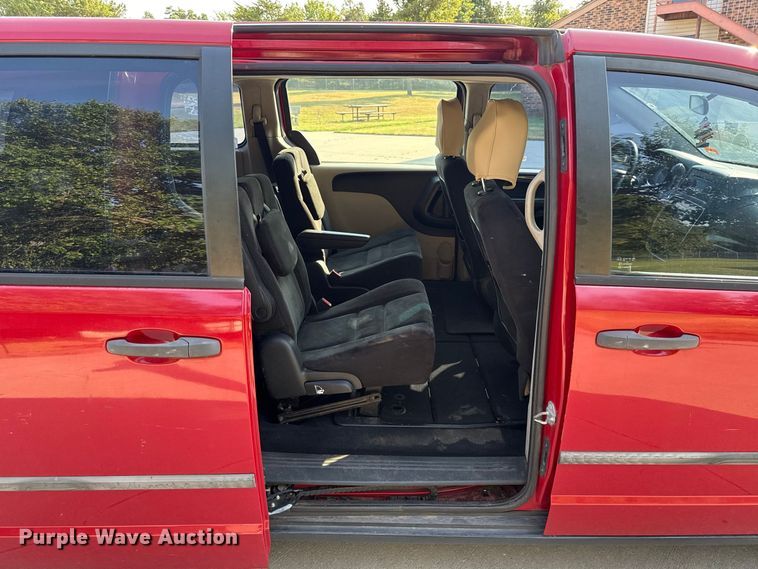 image for item FC4163 2014 Dodge Grand Caravan van