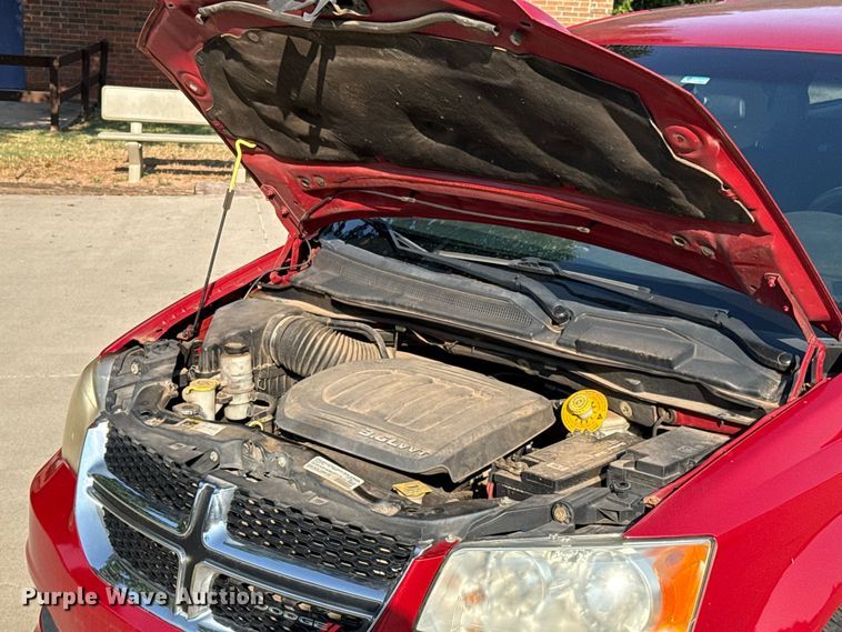 image for item FC4163 2014 Dodge Grand Caravan van