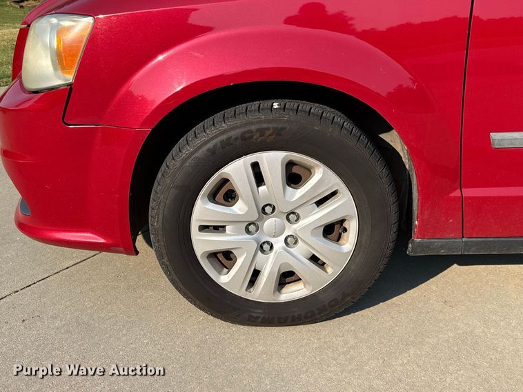 image for item FC4163 2014 Dodge Grand Caravan van
